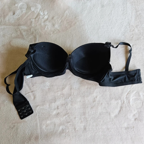 Classic Black Bra - Picture 7 of 9
